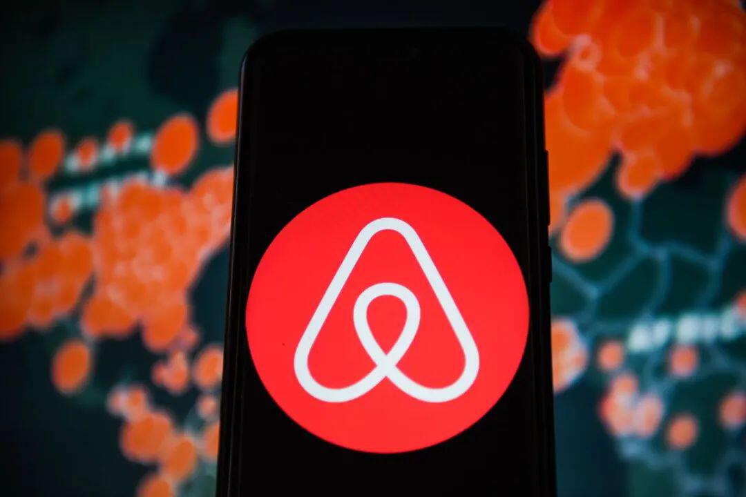受疫情重创的 Airbnb 欲通过 IPO 翻身，利好还是利空？