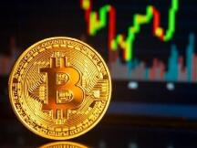 比特币突然飙升至10200美元，背后或有两大原因