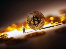 “狂欢盛宴”继续！比特币全网24小时爆仓13亿，币价突破19万元/枚