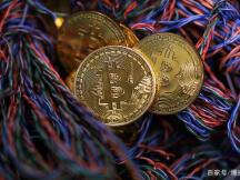 比特币暴跌近11%，投资者仍在增持比特币