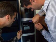 明天，世界上第一台比特币ATM将安装在一家咖啡店内