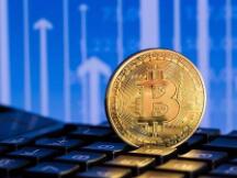 比特币再次掉头向下 减仓观望