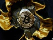 国外产业资本涌入 比特币价格平稳弹回5000元