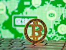 币圈无眠夜：77万人爆仓，比特币“腰斩”