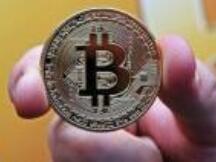 比特币再次突破12000美元，继续吞噬山寨币和DeFi市场份额