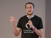 DAO 治理的局限性：为何无法将ENS运营总监从基金会除名？