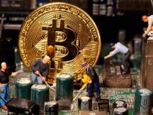 比特币巩固1万亿美元市值，期货未平仓合约量创下新高