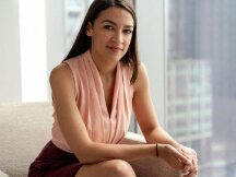 美史上最年轻议员拟提案：议员不该投资加密货币与股票