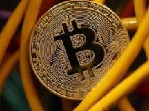 比特币挖矿减半实录：火电矿场全停，300 万千瓦水电被空置