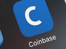 2020 年 Coinbase 的机构投资者和散户的交易额涨幅相同