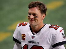 美球迷归还创造历史的橄榄球，获赠1枚比特币