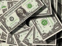 “木头姐”趁美股大跌狂扫“便宜货” 目标Coinbase和Robinhood