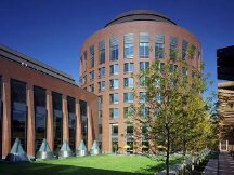 宾夕法尼亚大学沃顿商学院接受加密货币作为学费