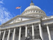 美国两党法案提议对小额加密交易免税：以支持数字经济的增长