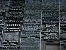 互联网颠覆纸媒，DeFi 颠覆银行