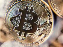 比特币价格突破400美元 年内飙涨18倍