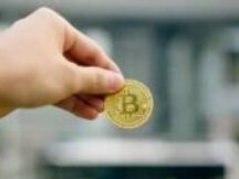 连跌八周后终迎反弹！比特币重回3万美元上方