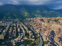 由于法币系统已经崩溃，加密货币正逐渐接管委内瑞拉