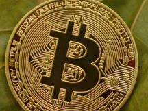 比特币三角承压，垃圾币群魔乱舞