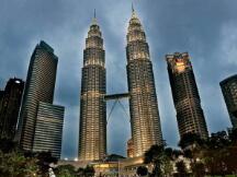 DeFi群雄并起，“大小姨夫”引领风骚