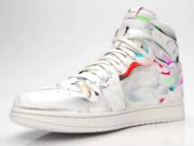 马斯克被「带货」，NFT「炒鞋」蔓延时尚圈