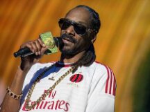 Snoop Dogg：从传奇说唱歌手到NFT创业者