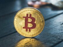 随着比特币站稳在 47,000 美元上方，Shiba Inu、Solana 涨幅靠前