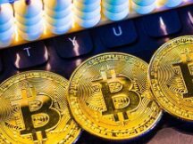 比特币价格已冲上5.6万美元，但24小时有13万人爆仓8.4亿美金