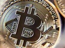 比特币突破45000美元 还能追吗？