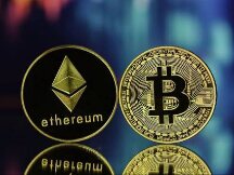 比特币和以太坊活跃地址下降的同时，非零地址持续上升，表明了什么？