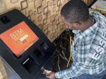 尼日利亚限制民众ATM提取现金额度后 比特币在当地溢价高达60%