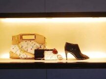 阿迪、LV、Gucci等大牌们“卷”进NFT，未来市场达560亿美元